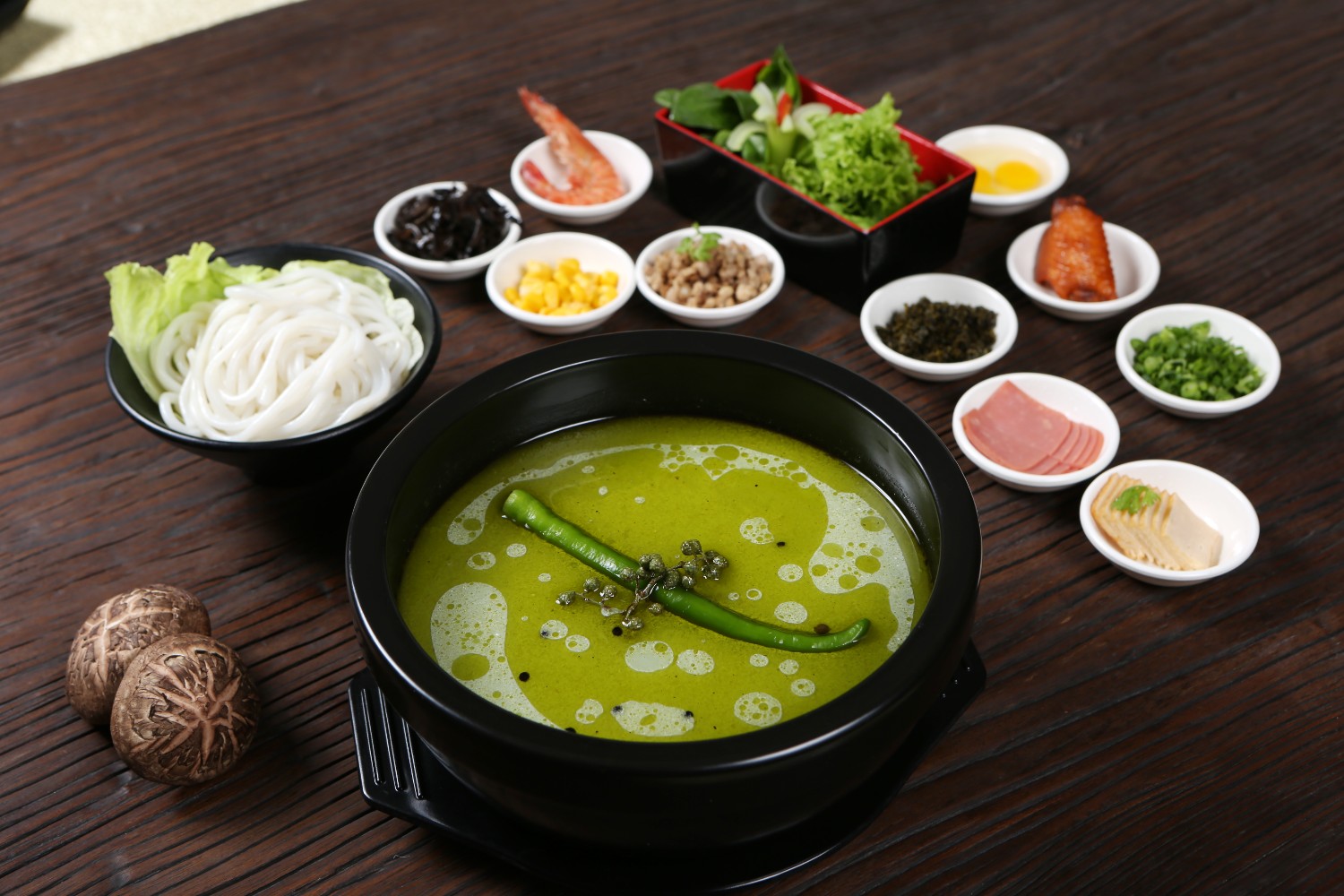 状元米线，众多加盟商家的诚挚选择，餐饮创业好项目，全国合作热线：400-967-2208